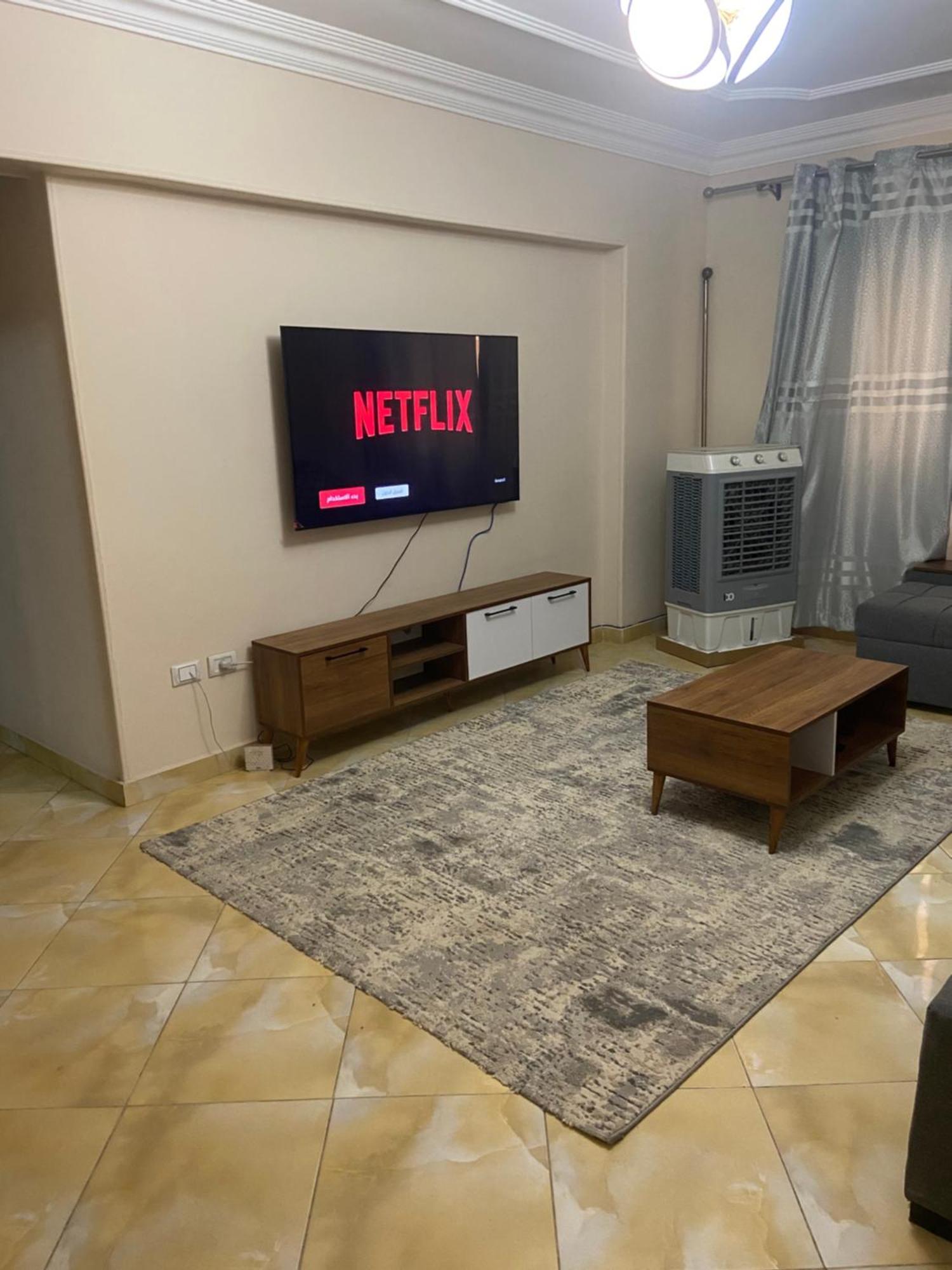 Apartment An Amazing For Rent To At *